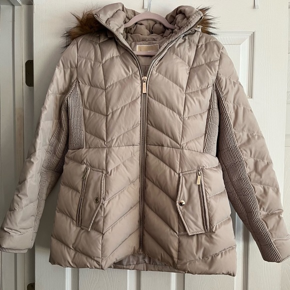 Michael Kor’s, Faux Fur Hooded, Cream Color Puffer Jacket, Warm Warm Outerwear - Picture 1 of 4
